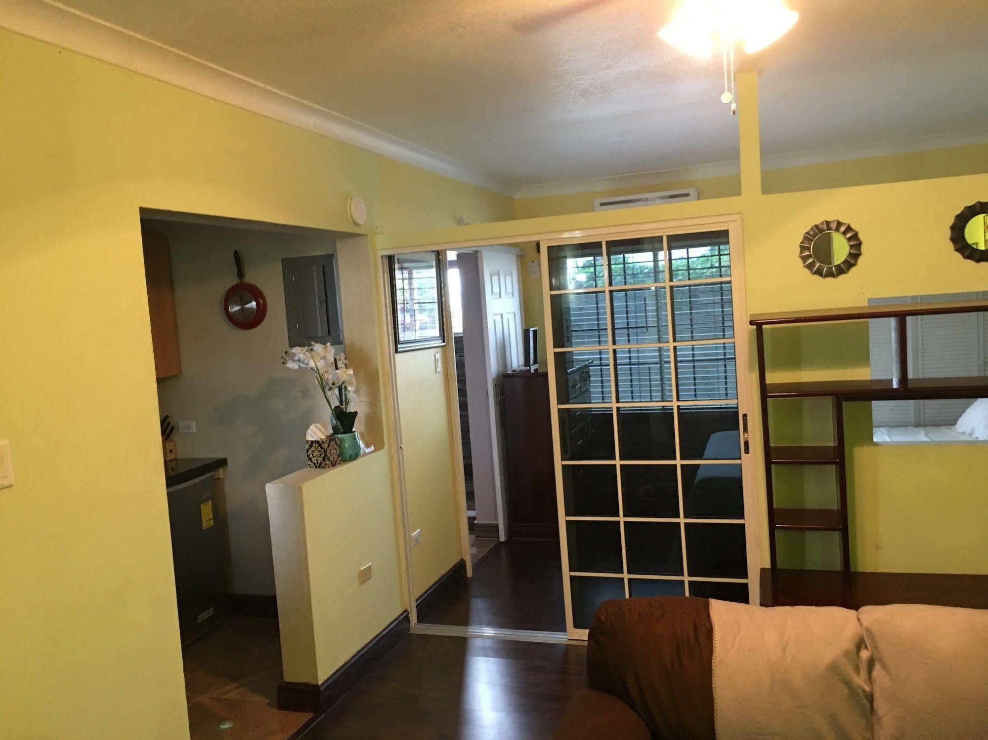 Abacus Jamaica The Zana Suites Kingston Bagian luar foto