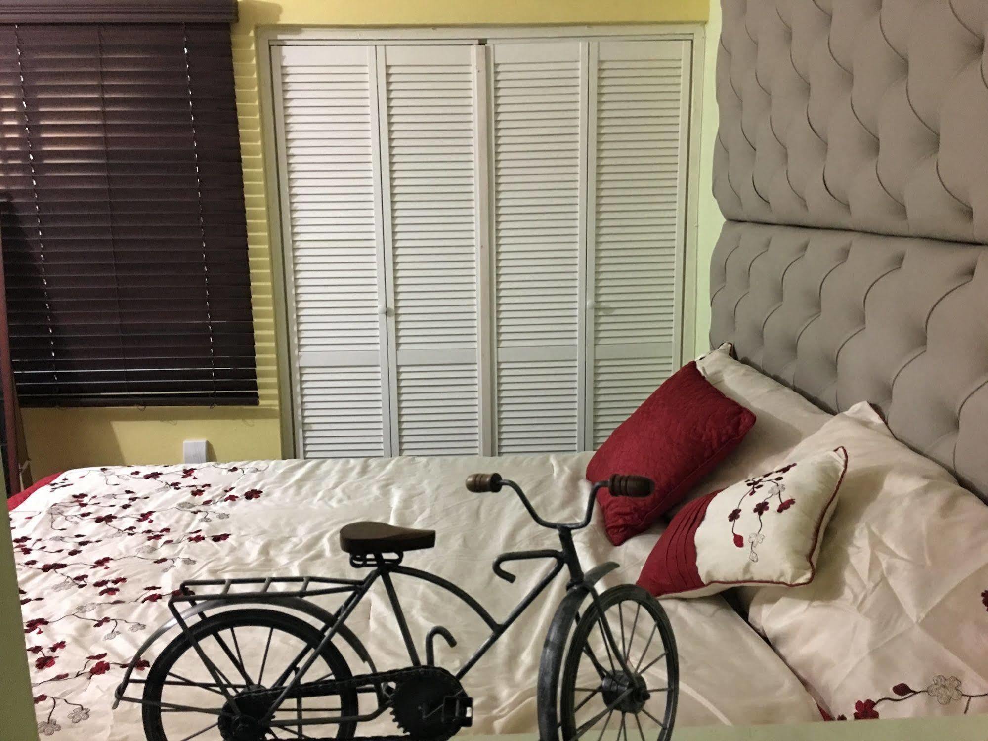 Abacus Jamaica The Zana Suites Kingston Bagian luar foto