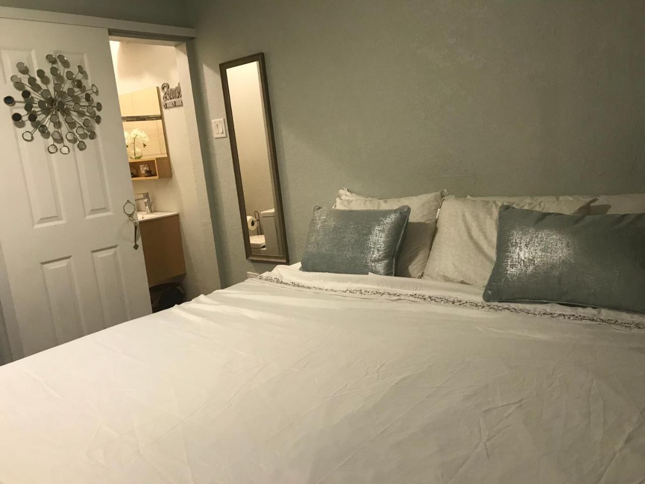Abacus Jamaica The Zana Suites Kingston Bagian luar foto