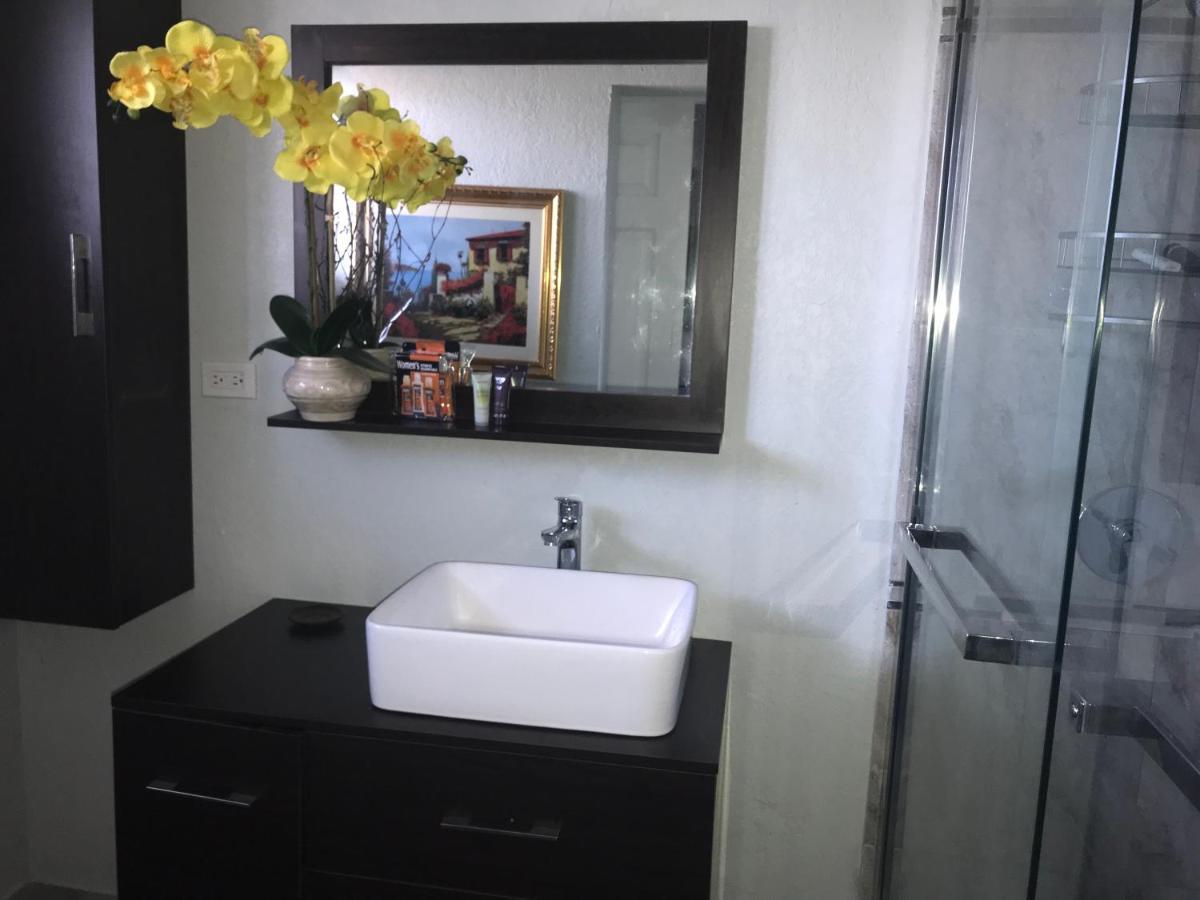 Abacus Jamaica The Zana Suites Kingston Bagian luar foto